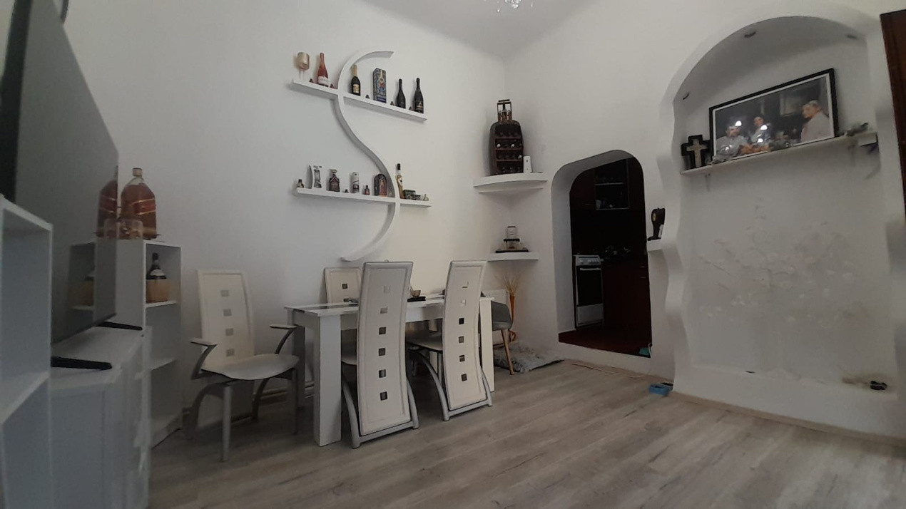 Apartament la casă cu 2 camere, suprafață utilă 64 mp, zona centrală