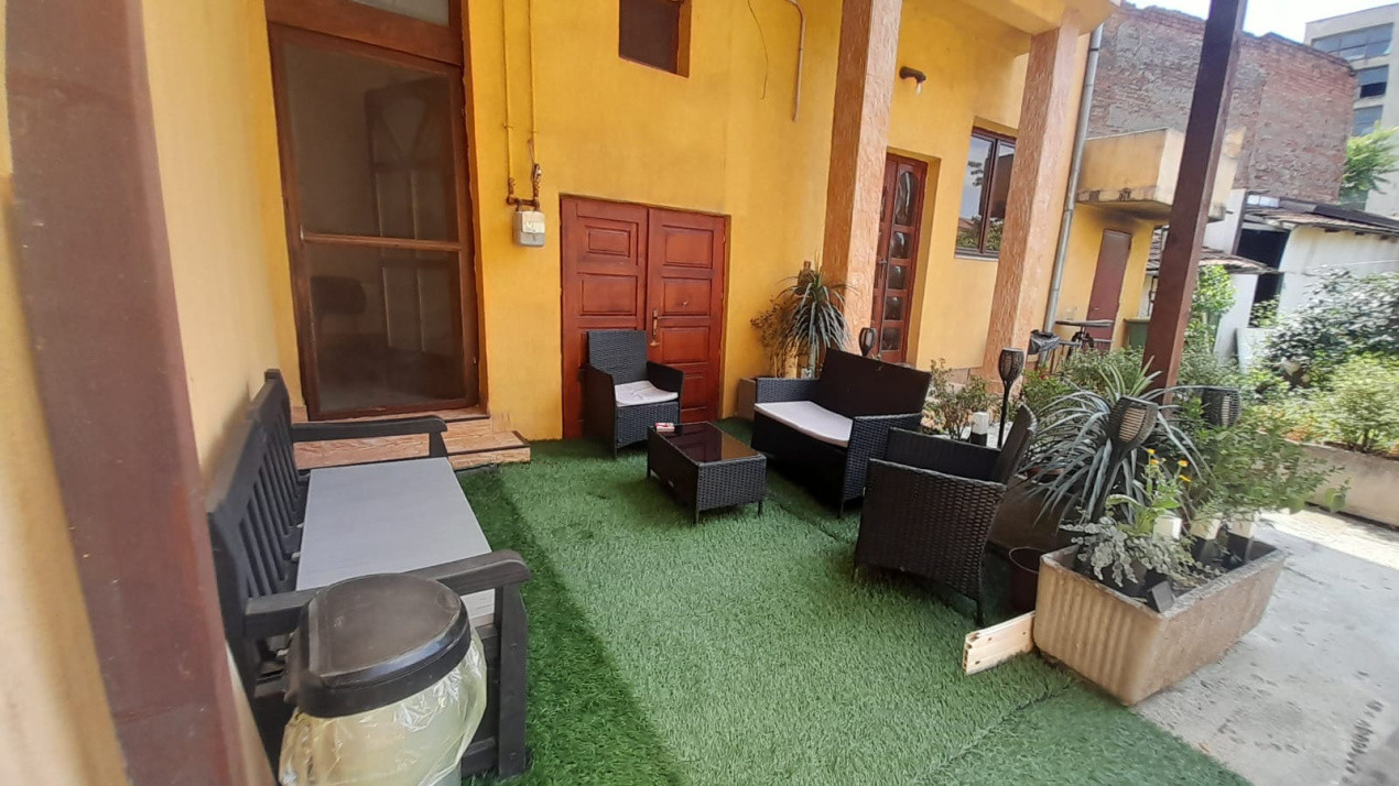 Apartament la casă cu 2 camere, suprafață utilă 64 mp, zona centrală