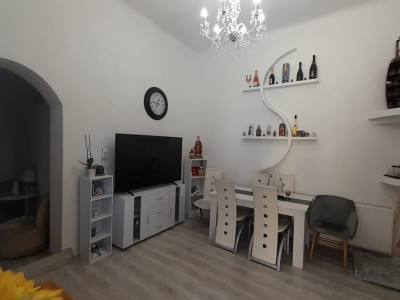 Apartament la casă cu 2 camere, suprafață utilă 64 mp, zona centrală