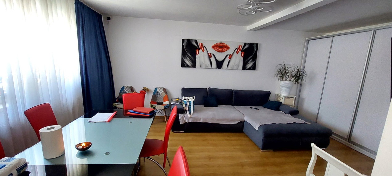 Apartament 3 cam,suprafata utila 79 mp,mansasrda, spre vanzare Compa