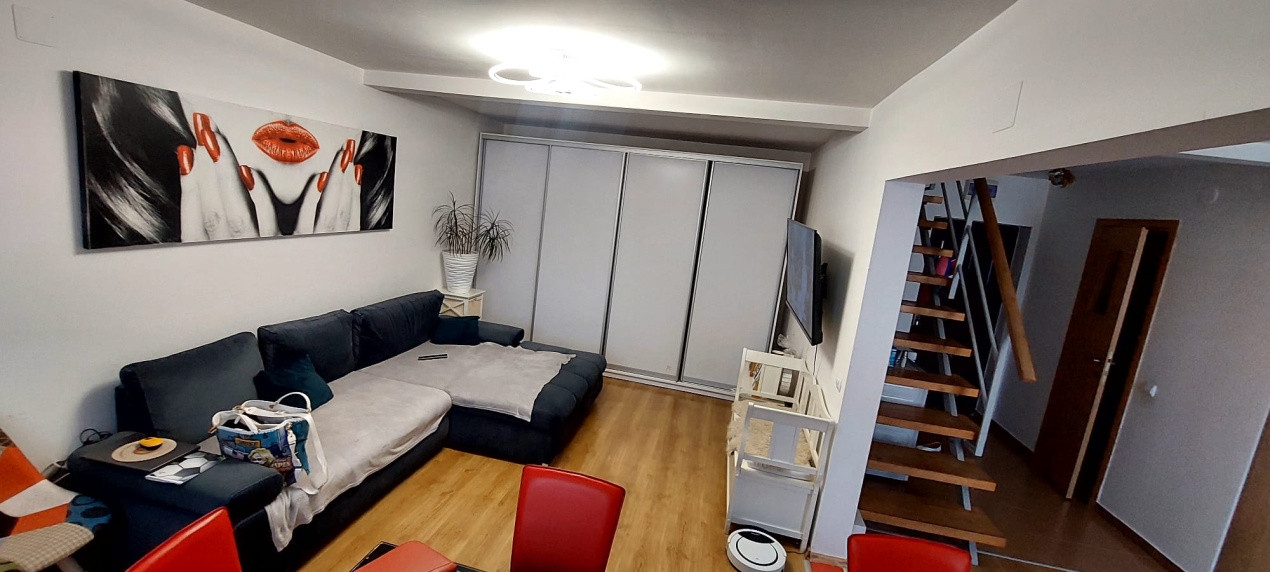 Apartament 3 cam,suprafata utila 79 mp,mansasrda, spre vanzare Compa