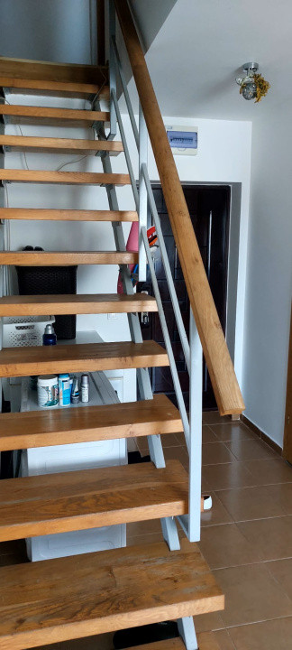 Apartament 3 cam,suprafata utila 79 mp,mansasrda, spre vanzare Compa