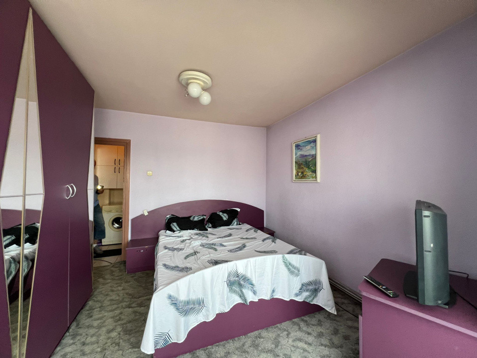 Apartament cu 3 camere zona Marinex