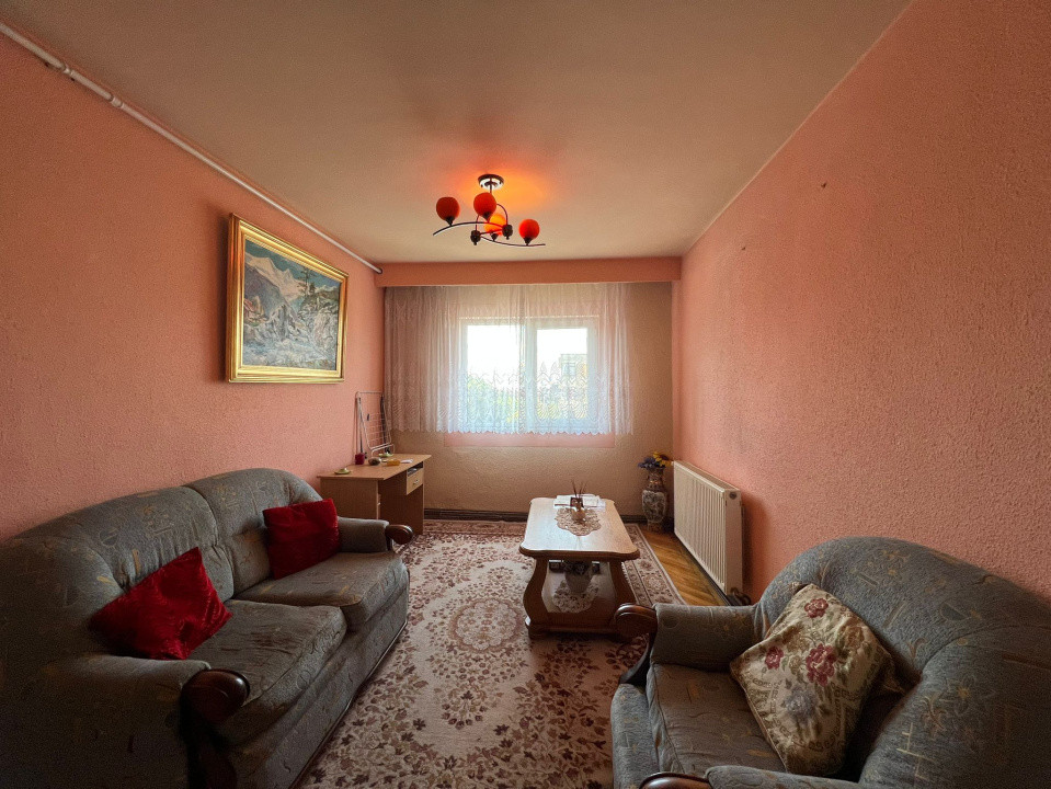 Apartament cu 3 camere zona Marinex