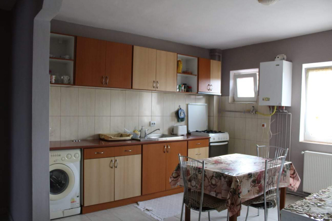 Apartament 3 camere, 72 mp utili, mobilat și utilat, zona Lazaret 