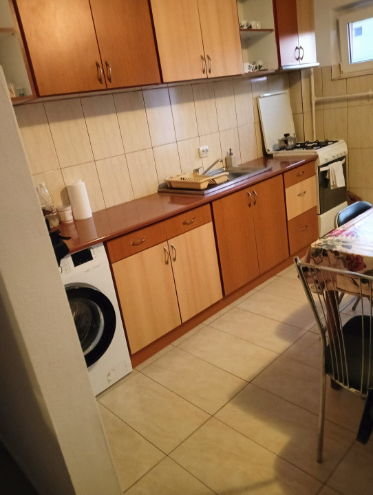 Apartament 3 camere, 72 mp utili, mobilat și utilat, zona Lazaret 