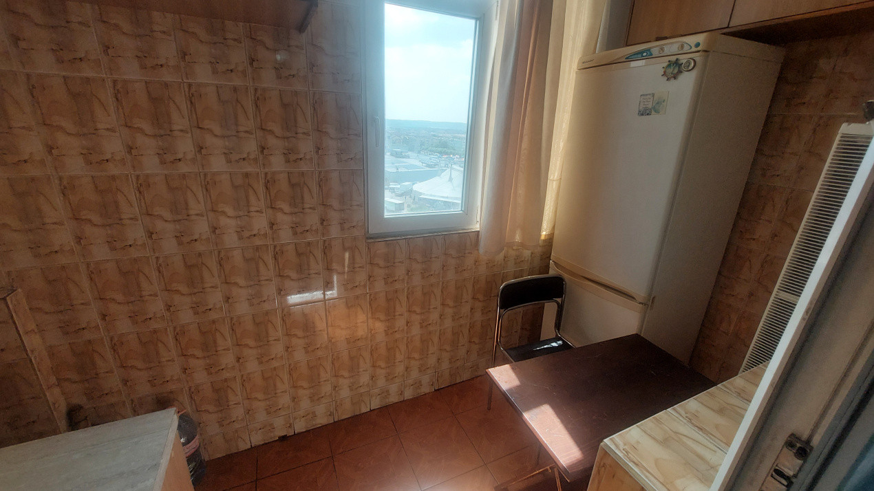 Apartament doua camere semidecomandat, Craiovita zona Racheta