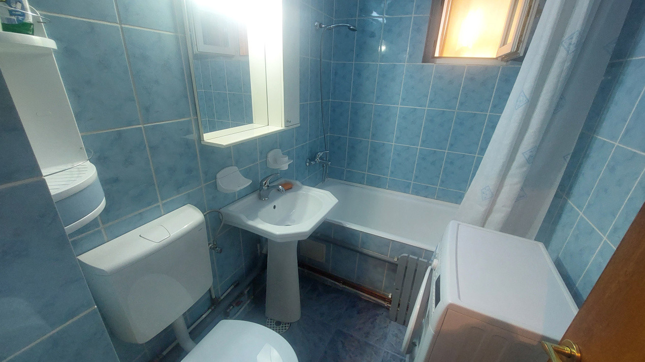 Apartament doua camere semidecomandat, Craiovita zona Racheta