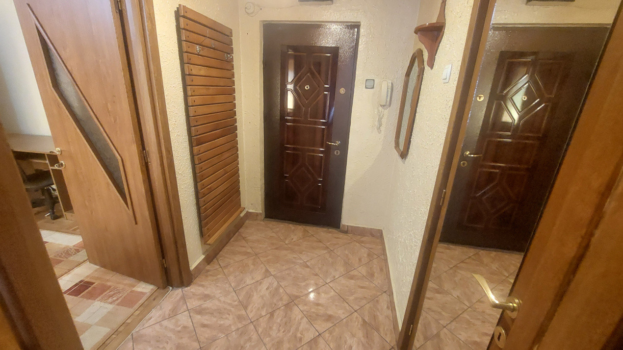 Apartament doua camere semidecomandat, Craiovita zona Racheta