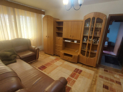 Apartament doua camere semidecomandat, Craiovita zona Racheta