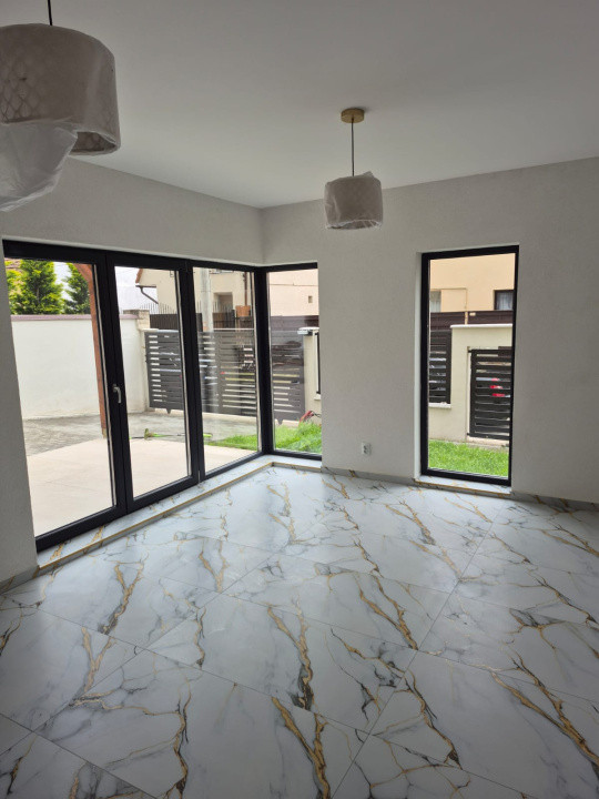 Închiriere casă nouă de tip duplex, Centru, 1600 Eur/lună