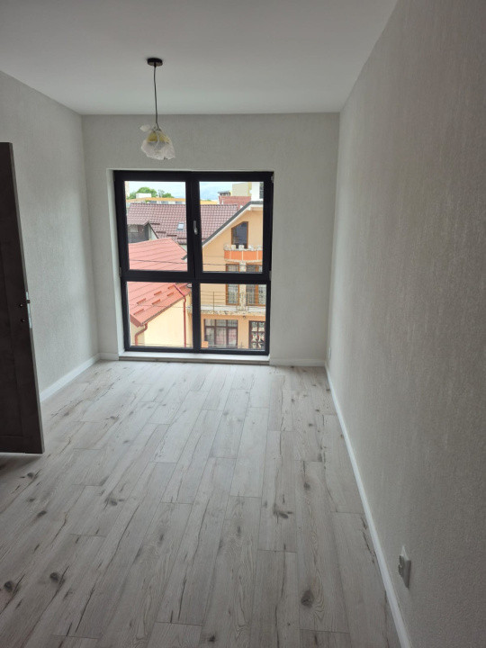 Închiriere casă nouă de tip duplex, Centru, 1600 Eur/lună