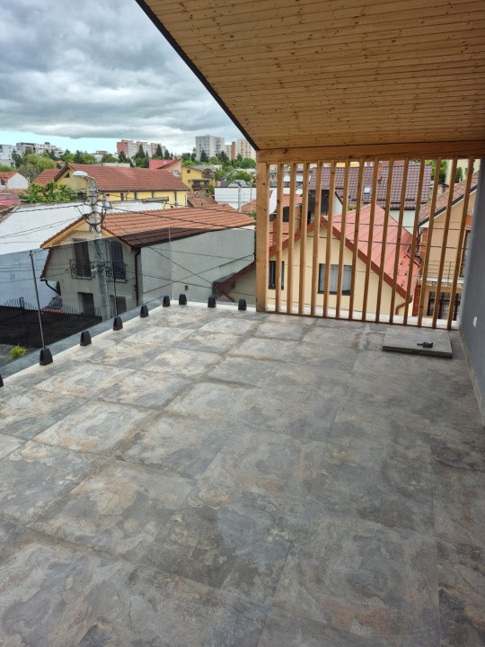 Închiriere casă nouă de tip duplex, Centru, 1600 Eur/lună