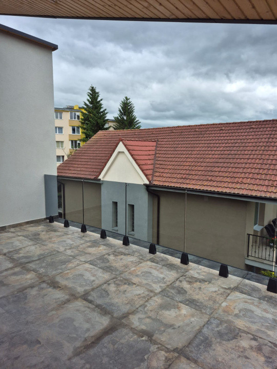 Închiriere casă nouă de tip duplex, Centru, 1600 Eur/lună