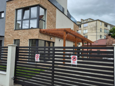 Închiriere casă nouă de tip duplex, Centru, 1600 Eur/lună