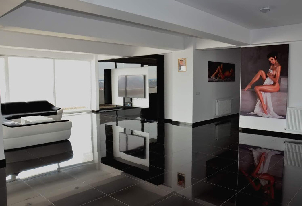 Penthouse lux, 3 camere, terasa panoramica, 300 mpc.