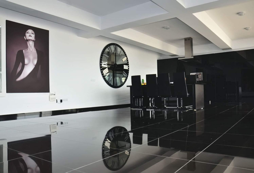 Penthouse lux, 3 camere, terasa panoramica, 300 mpc.