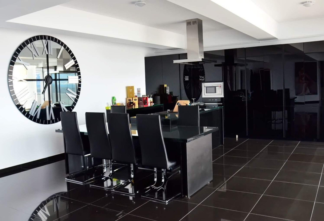 Penthouse lux, 3 camere, terasa panoramica, 300 mpc.