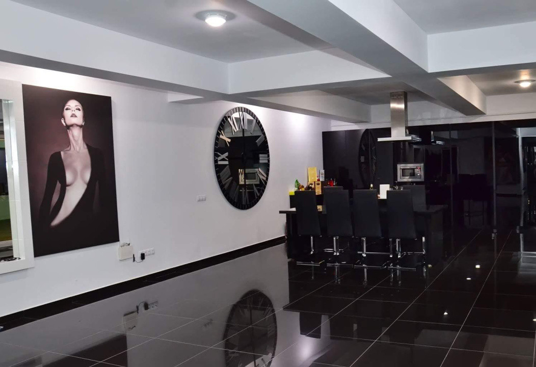 Penthouse lux, 3 camere, terasa panoramica, 300 mpc.