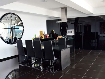 Penthouse lux, 3 camere, terasa panoramica, 300 mpc.