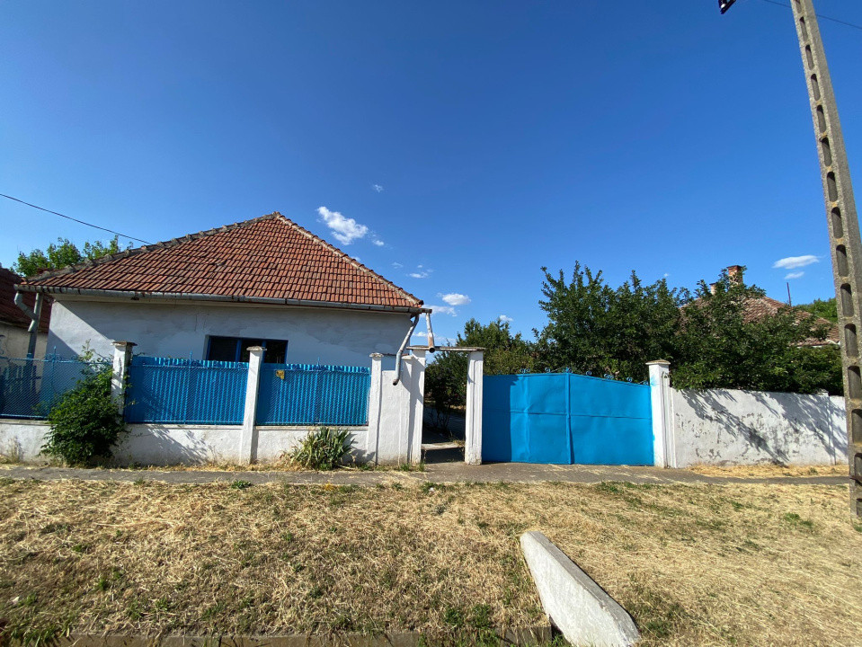 Casă de vacanță în loc. Bojt, Ungaria , 2 cam, teren 3381mp cu pomi fructiferi