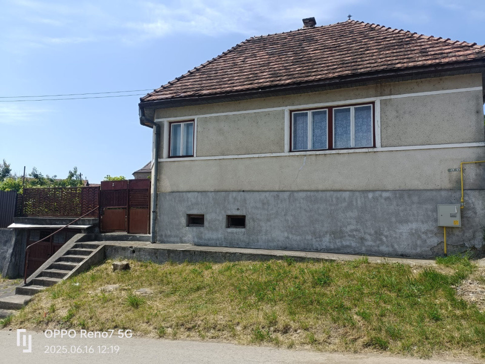 Casă de vânzare 3 camere semicentral