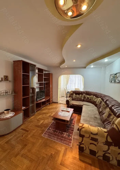 Închiriere apartament spațioa 78 mp de 3 camere, zona Tractorul, Brașov