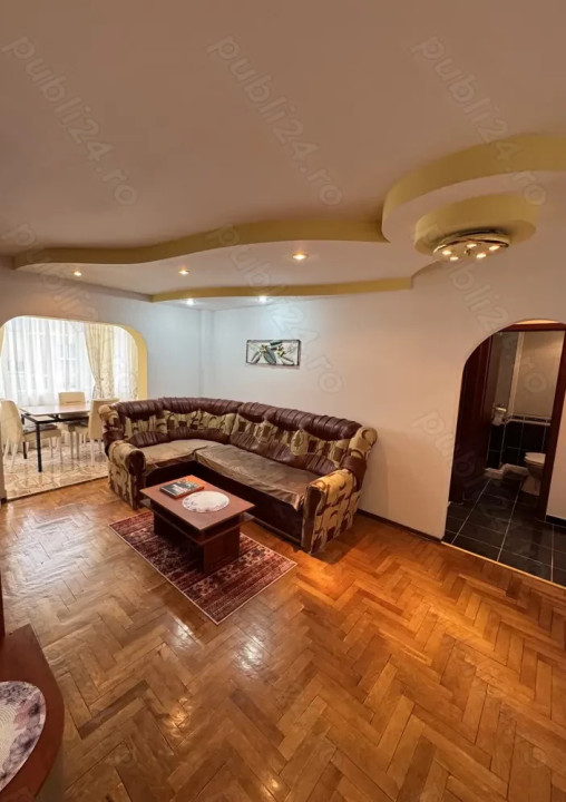 Închiriere apartament spațioa 78 mp de 3 camere, zona Tractorul, Brașov