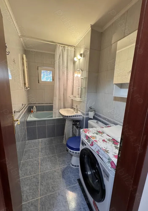 Închiriere apartament spațioa 78 mp de 3 camere, zona Tractorul, Brașov