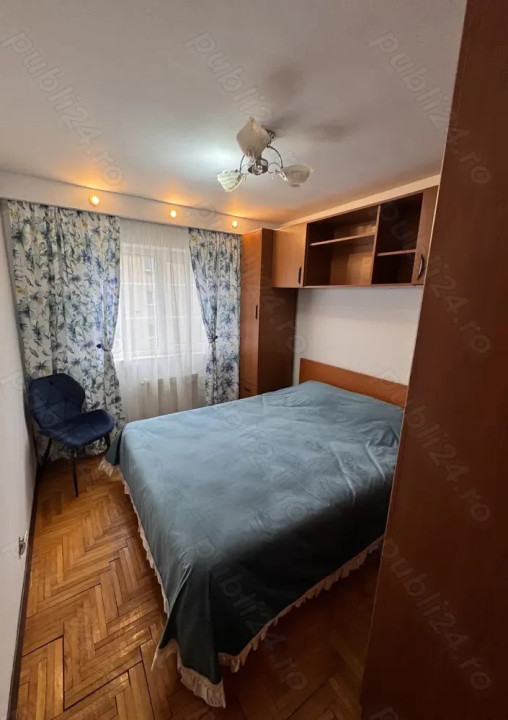 Închiriere apartament spațioa 78 mp de 3 camere, zona Tractorul, Brașov