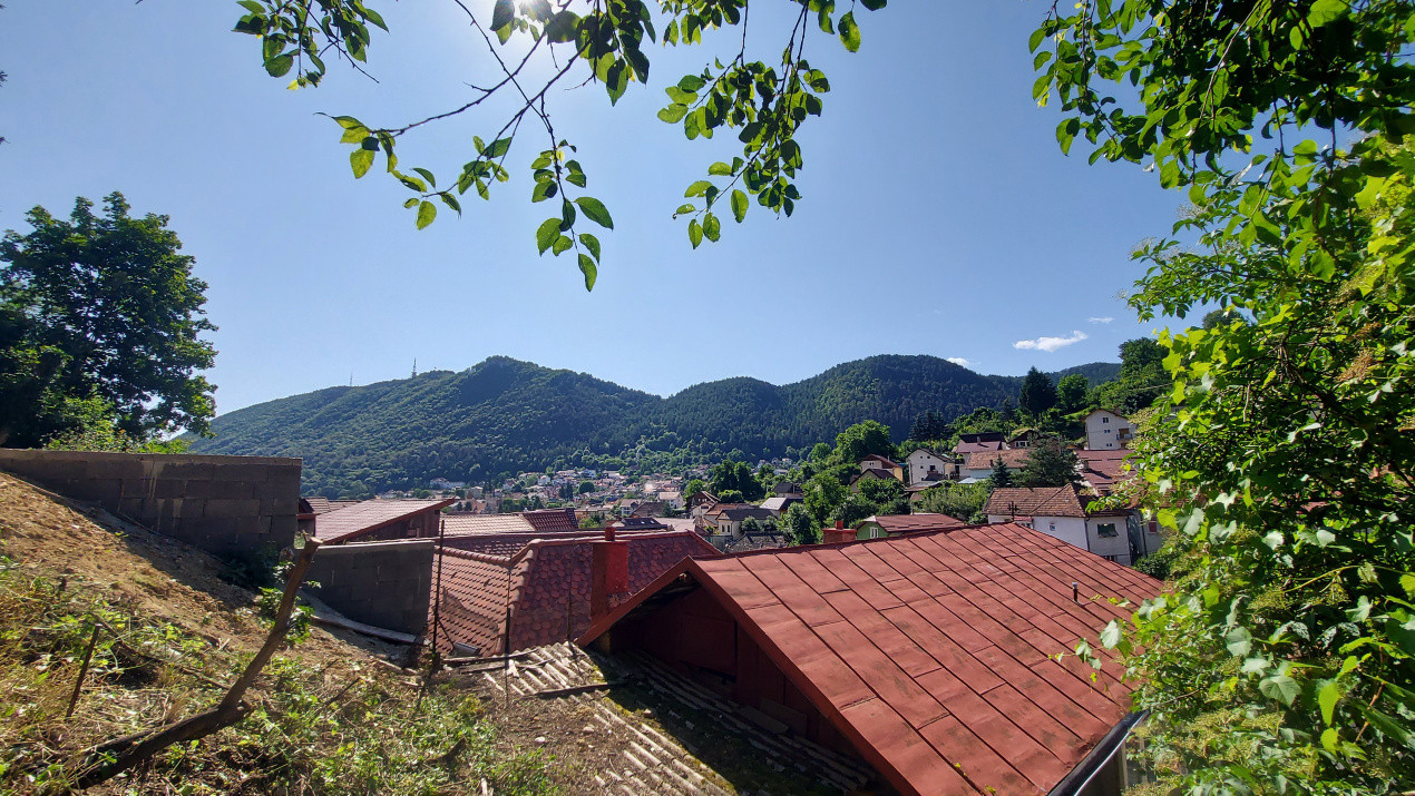 Casă de vânzare în Schei, cu teren în 3 terase  și panoramă superbă spre Brașov