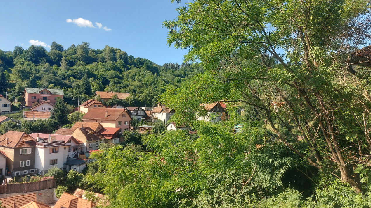 Casă de vânzare în Schei, cu teren în 3 terase  și panoramă superbă spre Brașov