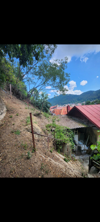 Casă de vânzare în Schei, cu teren în 3 terase  și panoramă superbă spre Brașov