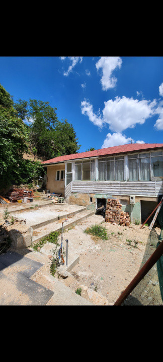 Casă de vânzare în Schei, cu teren în 3 terase  și panoramă superbă spre Brașov