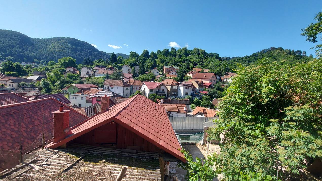 Casă de vânzare în Schei, cu teren în 3 terase  și panoramă superbă spre Brașov