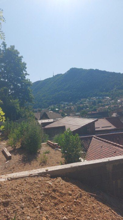 Casă de vânzare în Schei, cu teren în 3 terase  și panoramă superbă spre Brașov