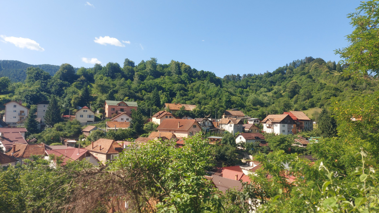 Casă de vânzare în Schei, cu teren în 3 terase  și panoramă superbă spre Brașov