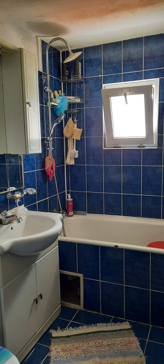 Apartament cu 4 camere decomandat, mobilat în Mărăşti