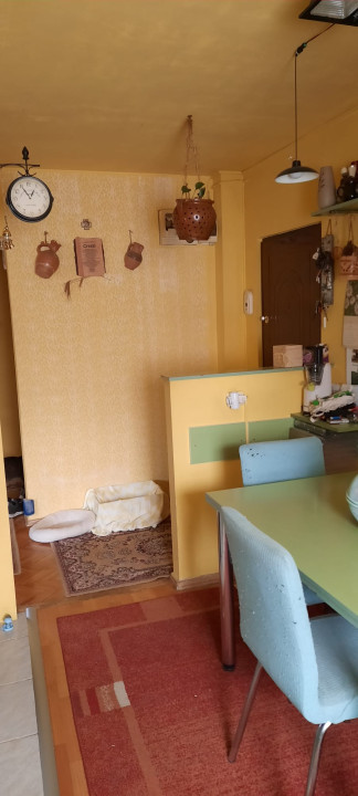 Apartament cu 4 camere decomandat, mobilat în Mărăşti