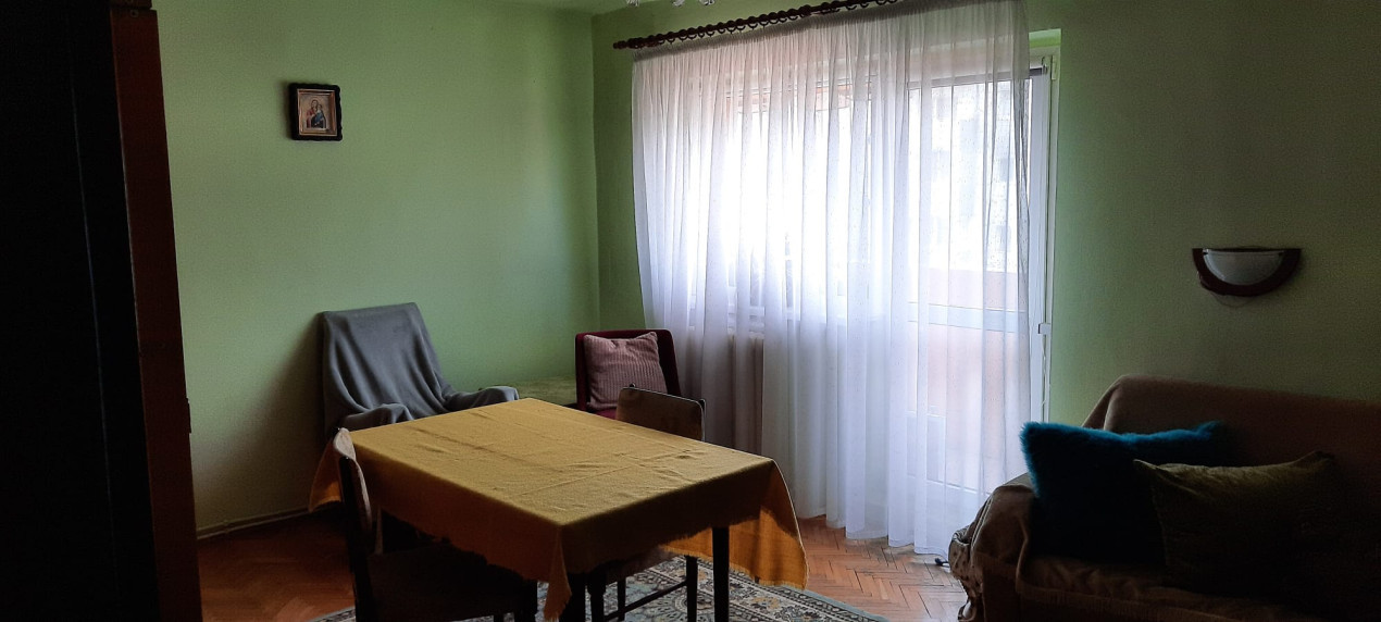 Apartament cu 4 camere decomandat, mobilat în Mărăşti