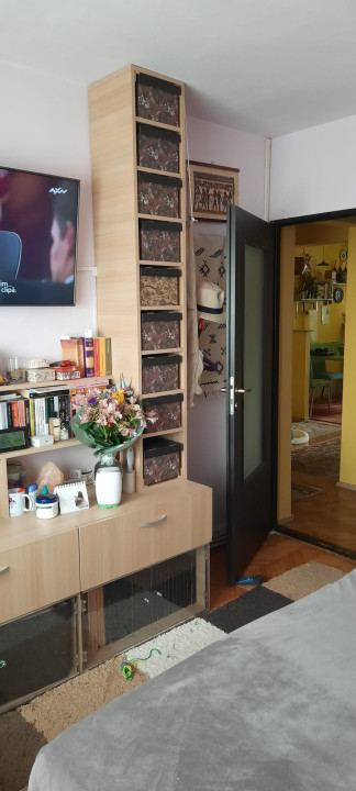 Apartament cu 4 camere decomandat, mobilat în Mărăşti