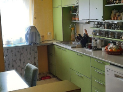 Apartament cu 4 camere decomandat, mobilat în Mărăşti