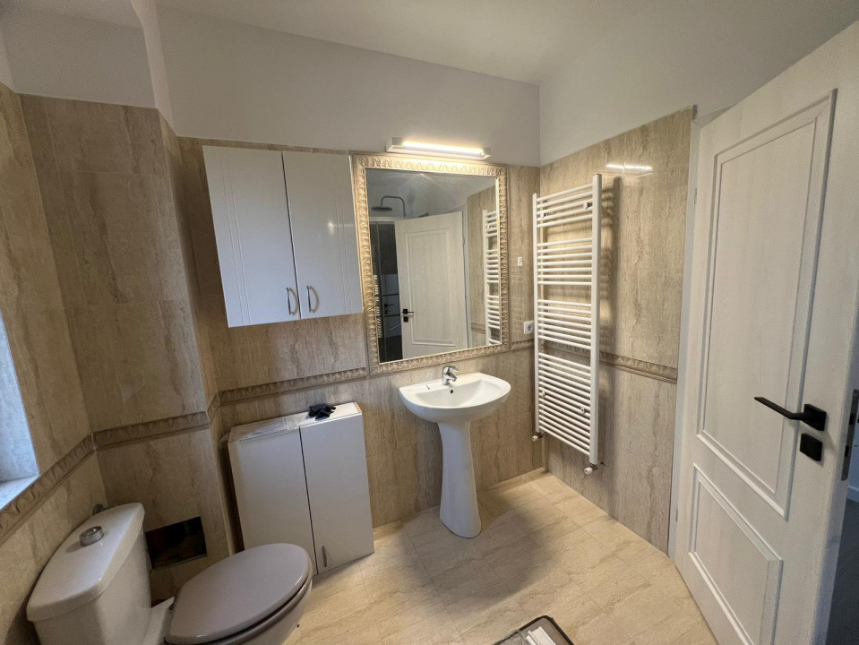 Apartament cu 3 camere zona Hotel Carpati