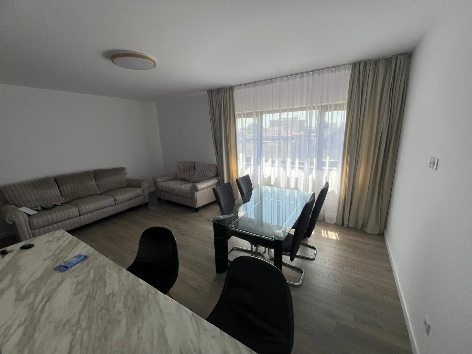 Apartament cu 3 camere zona Hotel Carpati