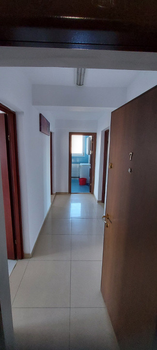 Apartament foarte spatios de inchiriat!
