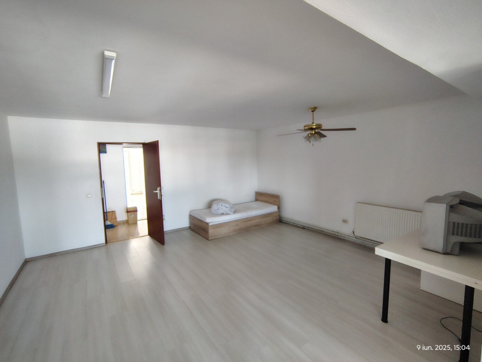 Apartament foarte spatios de inchiriat!