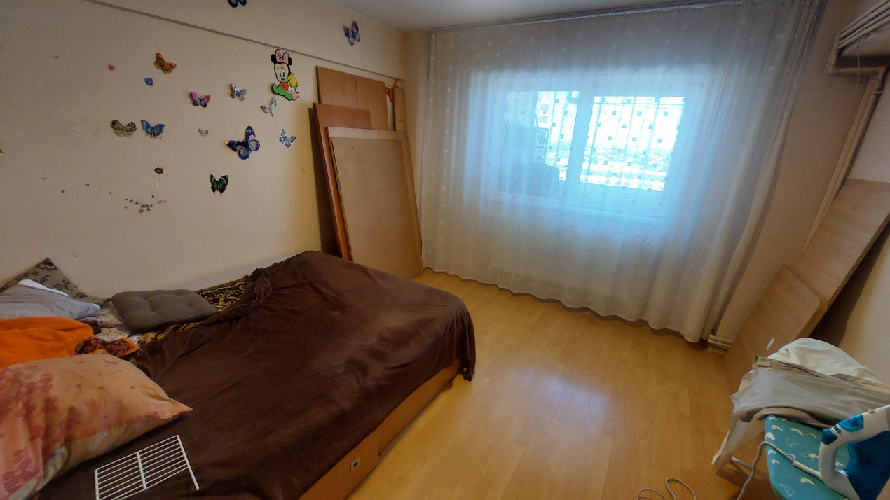 Apartament 4 camere decomandat, 102 mp, etajul 8, Rovine zona Posta