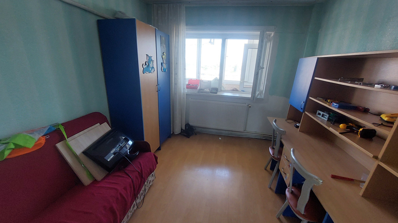 Apartament 4 camere decomandat, 102 mp, etajul 8, Rovine zona Posta