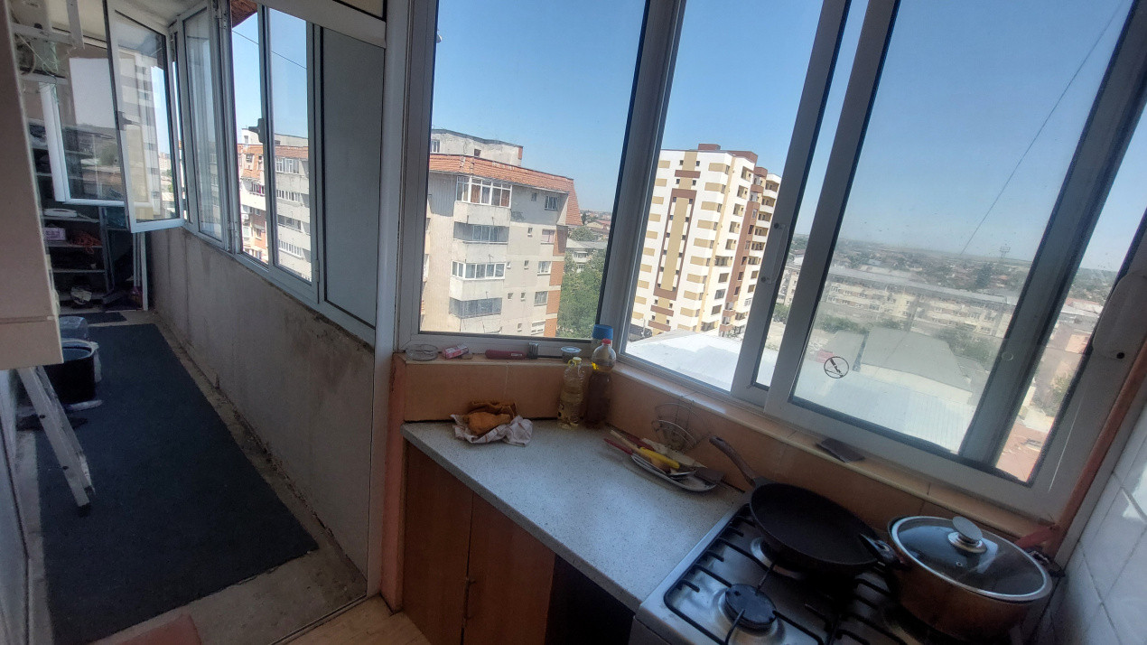 Apartament 4 camere decomandat, 102 mp, etajul 8, Rovine zona Posta