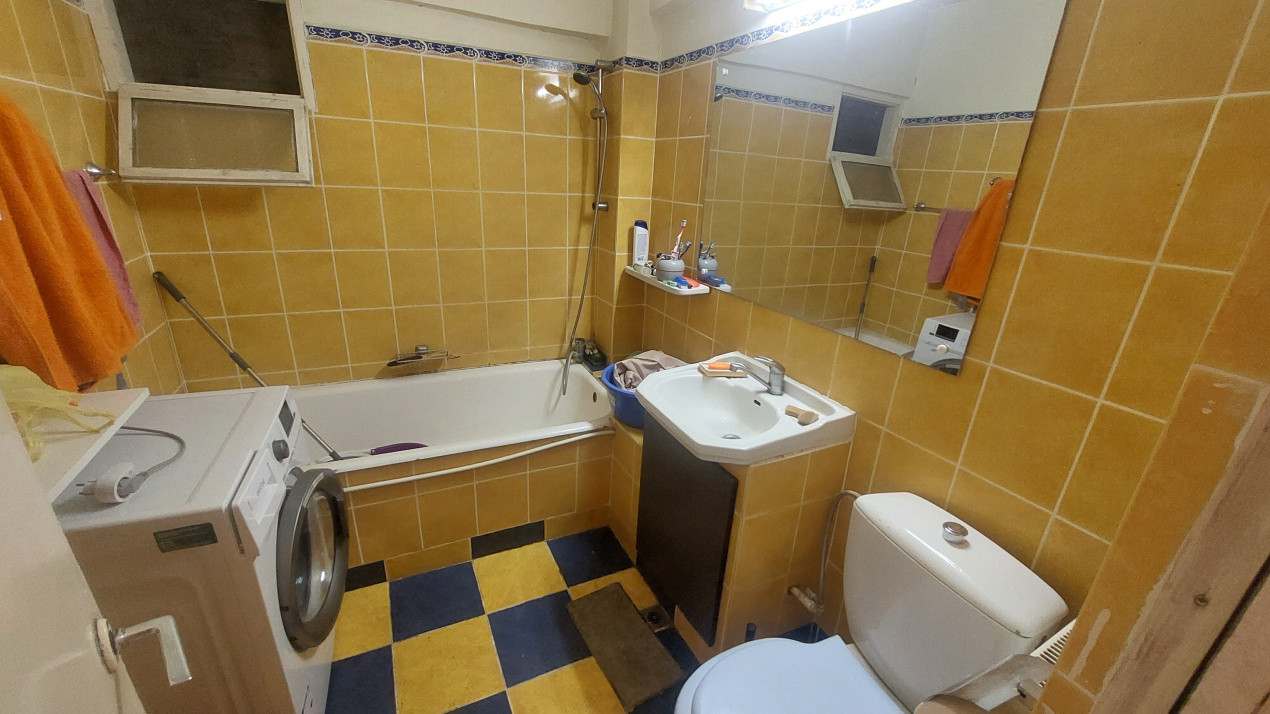 Apartament 4 camere decomandat, 102 mp, etajul 8, Rovine zona Posta